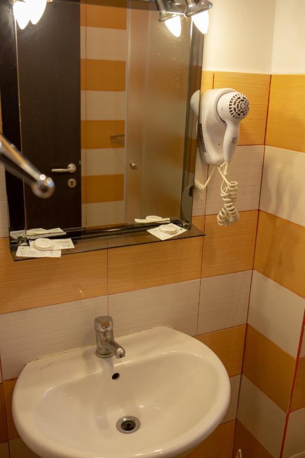 Hotel Curtea Brancoveneasca Constanţa Esterno foto
